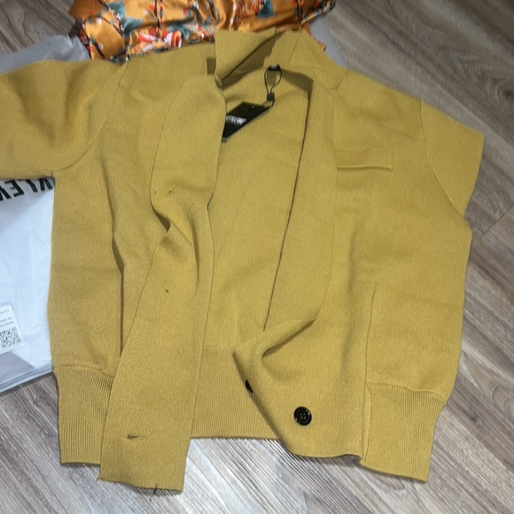 Micro-Elasticity Stand Collar Urban top - Picture 4 of 5